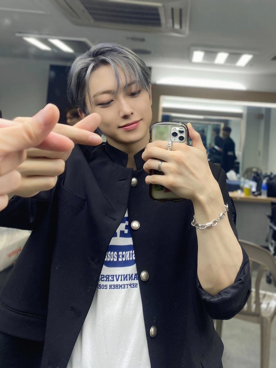 andTEAM_members's tweet photo. 앞으로도 우리만의 추억을 함께 만들어 가요~!
사랑해요~. 💕

LUNÉの皆さん、これからも僕達だけの思い出を一緒に作っていきましょうね~！
愛してます~ 。💕 
#andTEAM #FUMA https://t.co/e00Ei26FIw