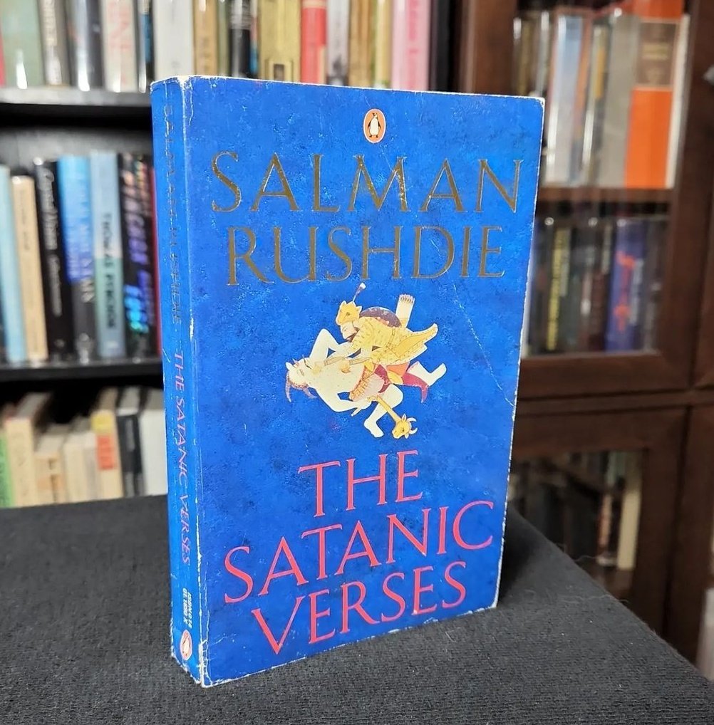 Rfk4POTUS's tweet photo. "Bobby is kind of the Salman Rushdie of America."
-Gavin De Becker, bestselling author, @skyhorsepub
#TheRealAnthonyFauci #TheRealRFKJr #TheSatanicVerses #Censorship #Kennedy24
https://t.co/4UzBaBoulr https://t.co/ER9oIUokVO