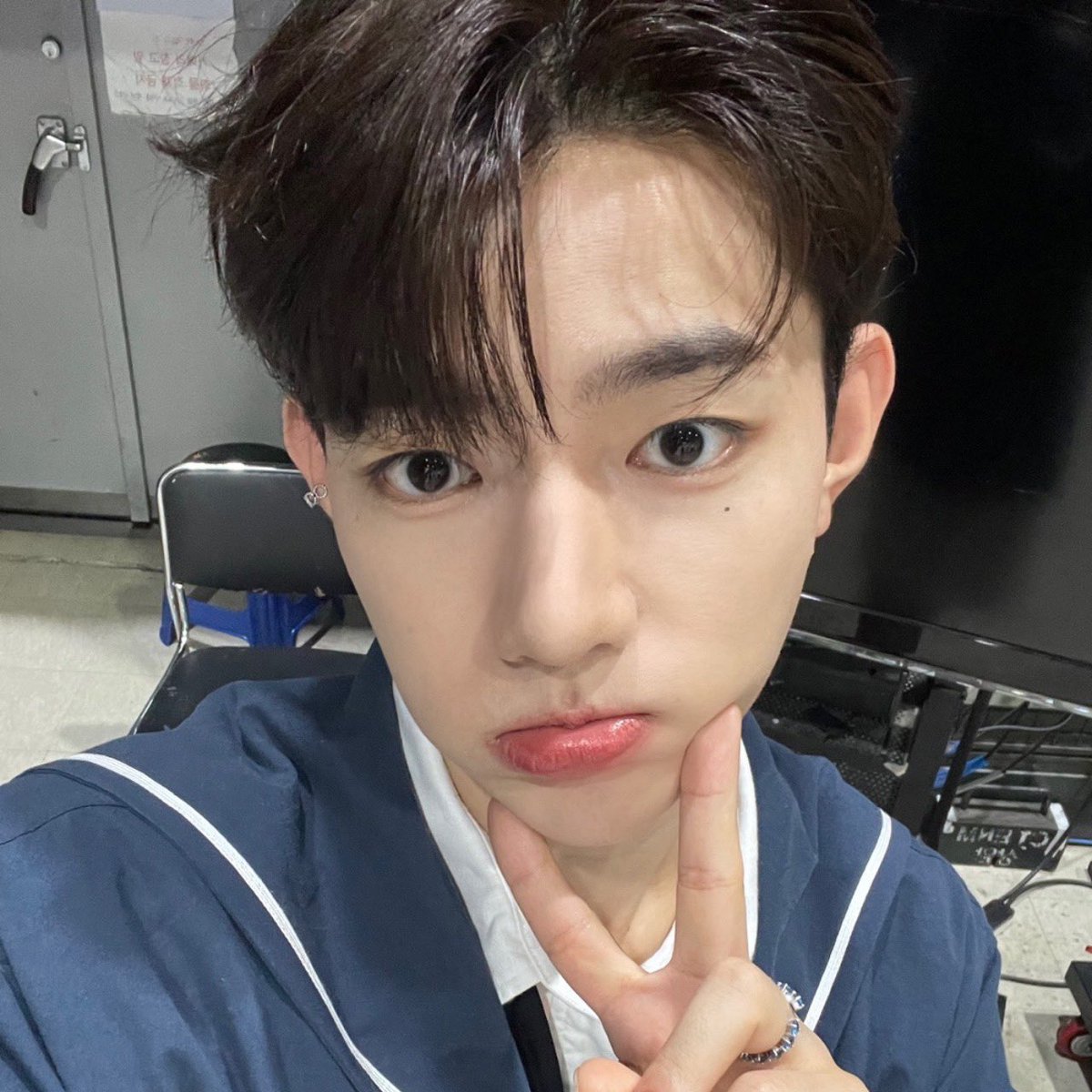h110725's tweet photo. 자꾸 입술내밀고 셀카찍지마세요 https://t.co/S13jEQFfGm