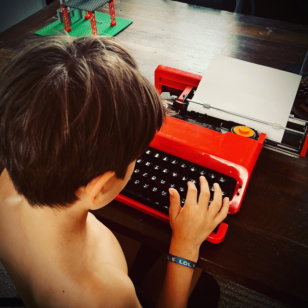 But how do I cancel what I just typed ? :) #valentina #olivetti