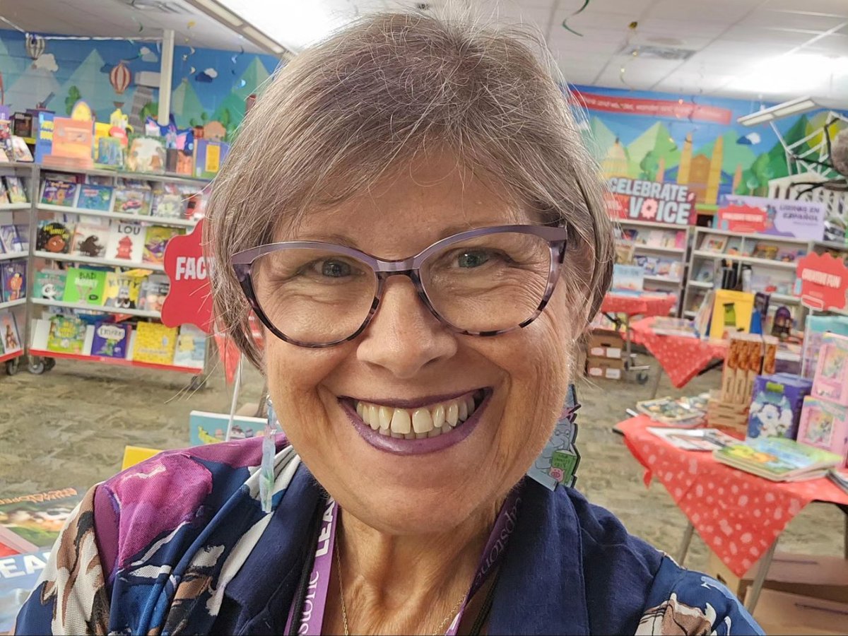 Dray1959's tweet photo. Please consider supporting our @HCES_OCPS online @Scholastic Book Fair by shopping for you and/or your loved ones. An order with $25 worth of books ships to your home for FREE! #bookjoy #buildinghomelibraries #ReadersAreLeaders

https://t.co/mfRLDEfVQ3 https://t.co/k0f14eiq2G