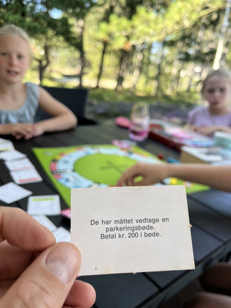 b_arendt's tweet photo. Kan jeg dog ikke få lov at holde fri for denne type chikane i bare 2 (to!!!) minutter ?!
#matador #chikane #P_helvede https://t.co/SubpjvyaNr