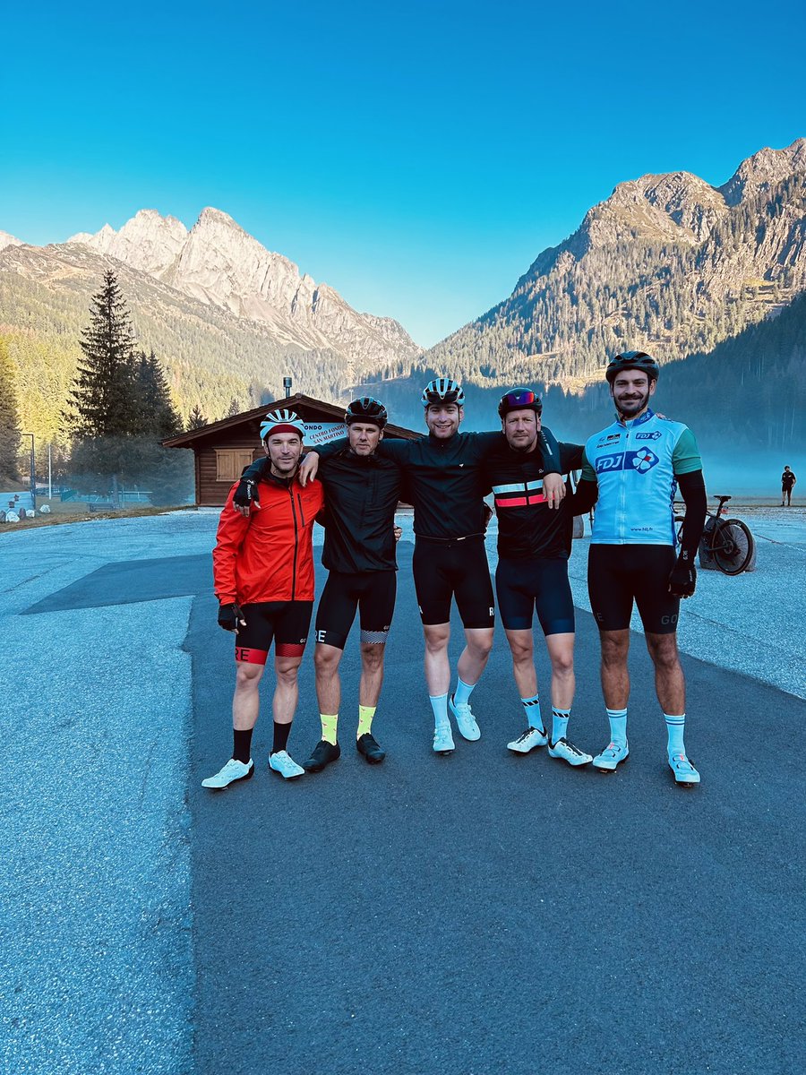 Mozzole's tweet photo. normale woche 
#tourdefriends https://t.co/skihQ3WQmM