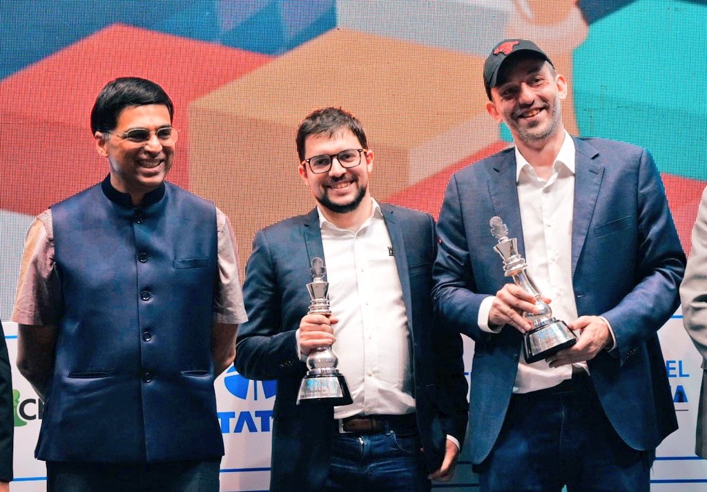 suhailchandhok's tweet image. SO SO proud of our @umumba
#upGradMumbaMasters duo of @Vachier_Lagrave & Sasha Grischuk on the Mumba Masters clean up act at #TataSteelChessIndia 2023!
Champion mentality and is that a SMILE I see, Sasha?? How dare you 🤣
📸 @photochess
#Chess #India #UMumba #Champions…