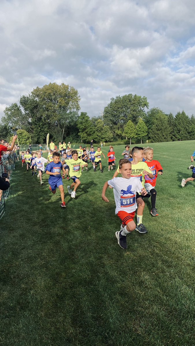 jay_addy33's tweet photo. Beautiful morning to watch some amazing #WhiteTigers at their first cross country race of the season. #ItsWorthit https://t.co/X3kR5jyAX7