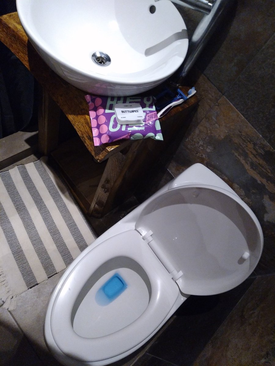 TheBTCBeast's tweet photo. @hotelmichanti s rooms are clean. just like @TheBTCBeast s butt. Sponsored by @wipeyourbutts #buttwipes to clean of that tropical dank heat. 

Someday I will get that paid sponsorship! Who better to sponsor a clean butt than a beast? https://t.co/0c1WCciIvQ
