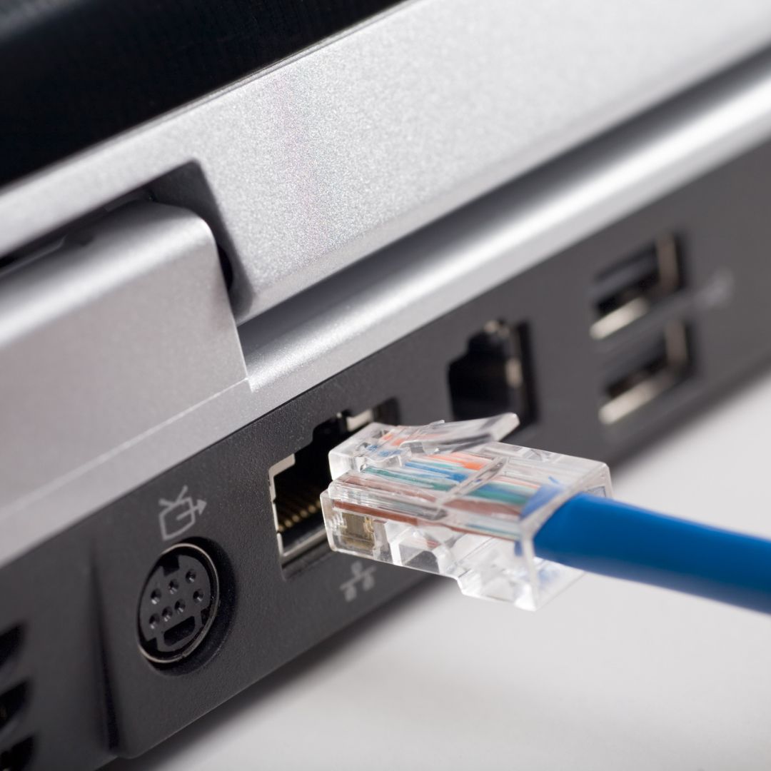 PAXIO's tweet image. Not getting gig-rated #internet speed? Routers rarely push #wireless speeds faster than 200 Mbps. For the fastest speeds possible, plug your Ethernet cable directly into your router or the wall. 🔌 #FAQ bit.ly/3M1eA7s