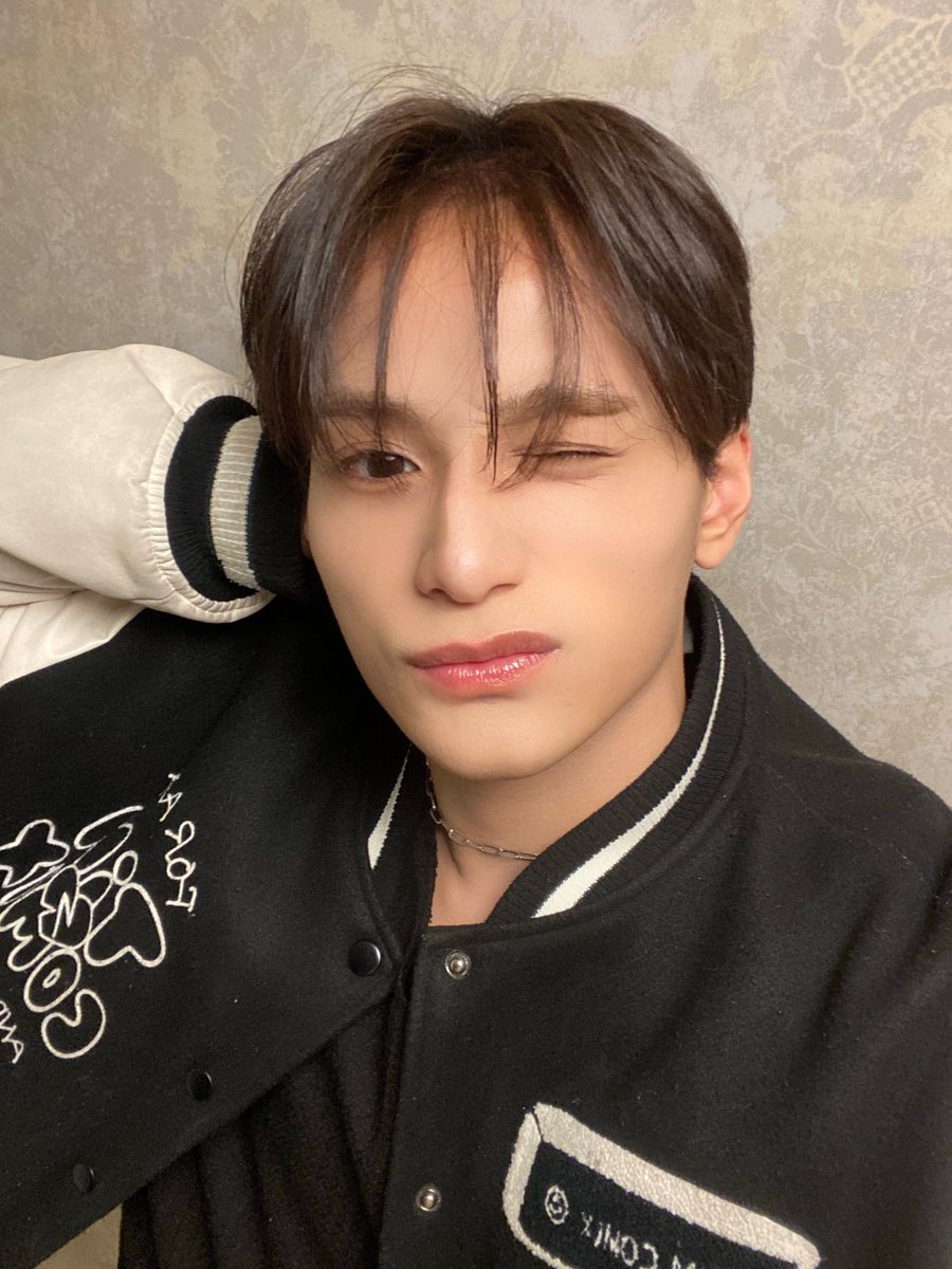 XODIAC_MEMBERS's tweet photo. [#자얀] 

너구리 다시 왔어ㅓㅓㅓㅓㅓㅓㅓㅓㅓㅓㅓㅓㅓ !!! 🦝💛

#XODIAC #소디엑 #ZAYYAN #자얀 https://t.co/kGej9KwbAN