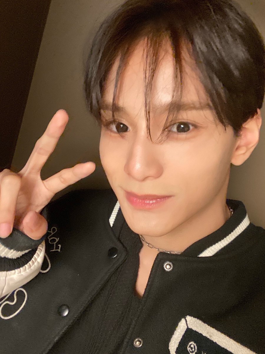 XODIAC_MEMBERS's tweet photo. [#자얀] 

너구리 다시 왔어ㅓㅓㅓㅓㅓㅓㅓㅓㅓㅓㅓㅓㅓ !!! 🦝💛

#XODIAC #소디엑 #ZAYYAN #자얀 https://t.co/kGej9KwbAN