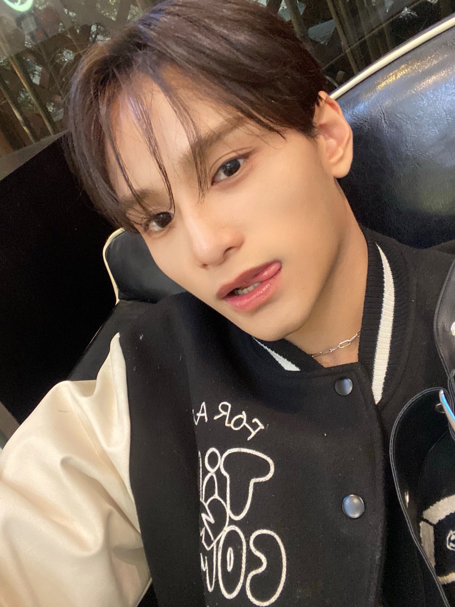 XODIAC_MEMBERS's tweet photo. [#자얀] 

너구리 다시 왔어ㅓㅓㅓㅓㅓㅓㅓㅓㅓㅓㅓㅓㅓ !!! 🦝💛

#XODIAC #소디엑 #ZAYYAN #자얀 https://t.co/kGej9KwbAN