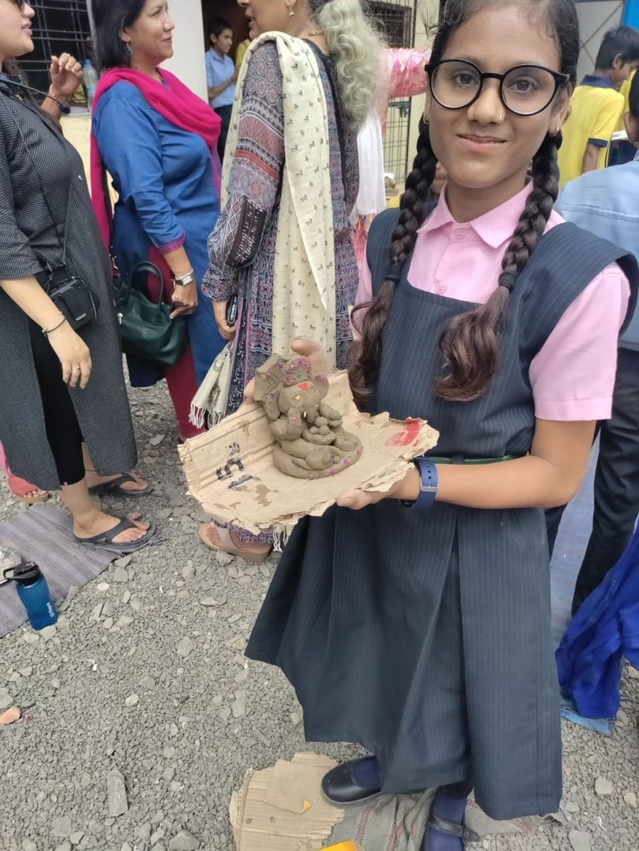 vswsindore's tweet image. The Water and Pond Conservation Committee,in partnership with Vijay Social Welfare Society, offered instruction to 200 kids of Shree Vama Shishu Vihaar School, Musakhedi, in manufacturing clay Ganpati idols. #VSWS
To know more head on to our facebook page: facebook.com/profile.php?id…