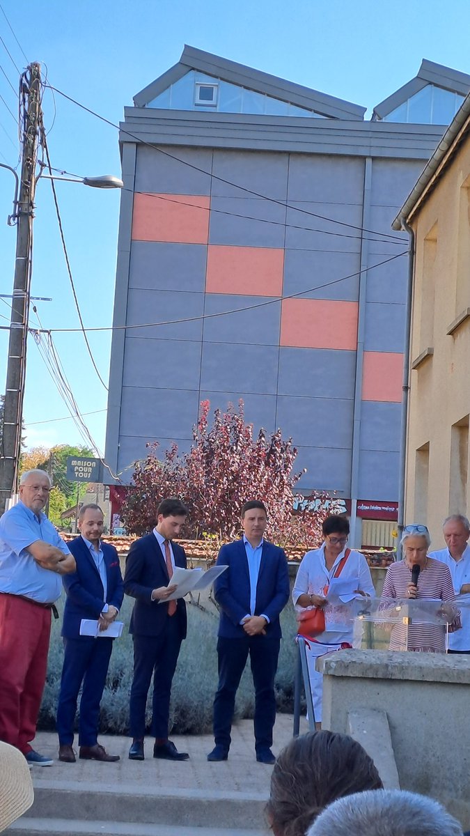 🌟🚨 I nauguration ce jour de l' entreprise à but d'emploi à #semurenauxois. Premier @ZeroChomeurLD de #Cotedor. Une réelle opportunité de retour à l'emploi pour les demandeurs d'emploi longue durée et des futurs candidats pour les entreprises locales.