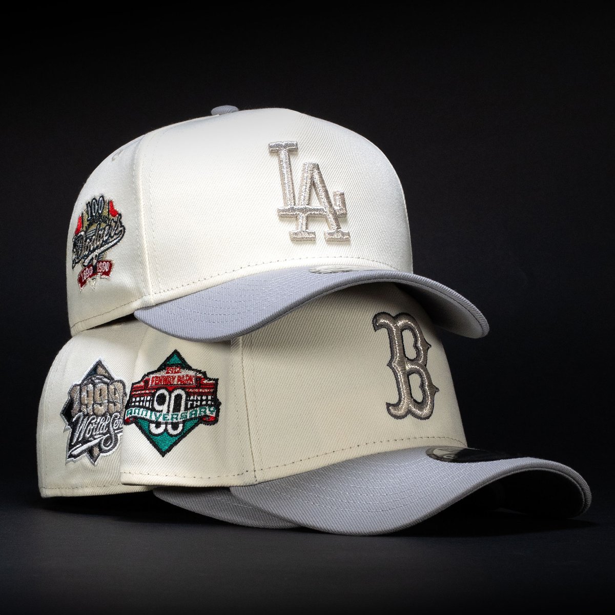 TopperzStore's tweet image. 🔥 NEW A-FRAMES 👀
Chrome White Silver A-Frames just dropped 😎 
SHOP 👉  LINKS IN BIO
🚨 FIRST COME - FIRST SERVE!
#neweracap #aframes #mariners #snapback #cap #hatcollector