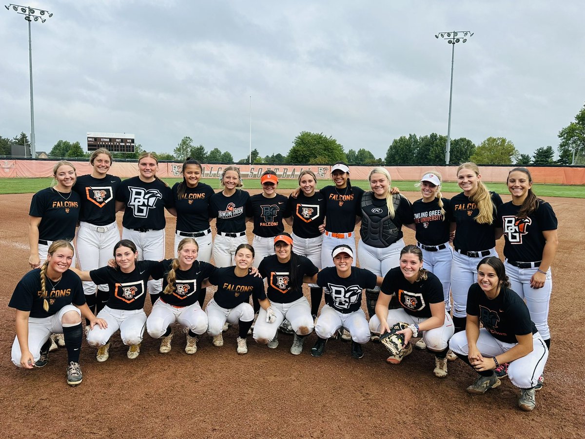 🧡Softball Scrimmage Day🧡 
#MyFavPeople 
#falconfamily 
<a href="/BGSU_Athletics/">BGSU Athletics</a> 
<a href="/BGSUSoftball/">BGSU Softball</a> 
<a href="/bgsu/">Bowling Green State University</a> 
<a href="/FalconAlumni/">Bowling Green State University Alumni Association</a> 
<a href="/vandermerwe63/">Derek van der Merwe</a> 
<a href="/Pres_Rogers/">Rodney K. Rogers</a>