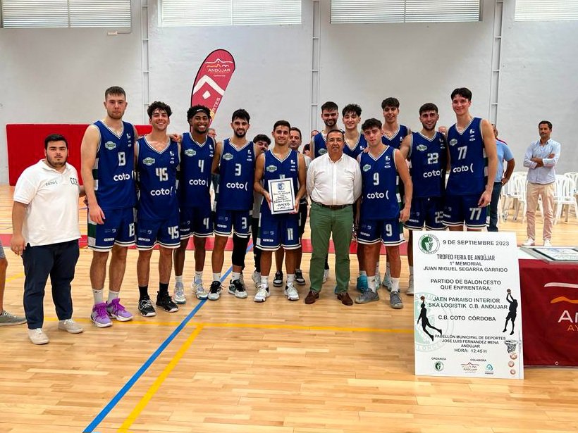 Gran victoria para empezar. Campeones del trofeo memorial Juan Miguel Segarra Garrido🏆
Grandes sensaciones. 
Gracias <a href="/CBAndujar/">Club Baloncesto Andújar</a> por vuestra hospitalidad y por este ambiente de baloncesto. #CotoCórdobaCB