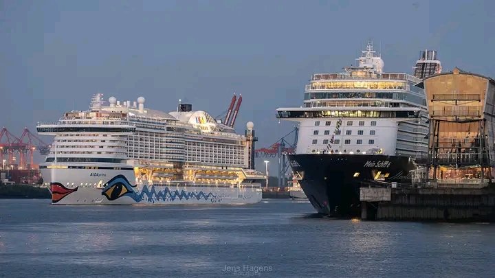 Die' Mein Schiff 6' und die 'AIDAprima' zu Gast in Hamburg bei den Cruise Days❤️
