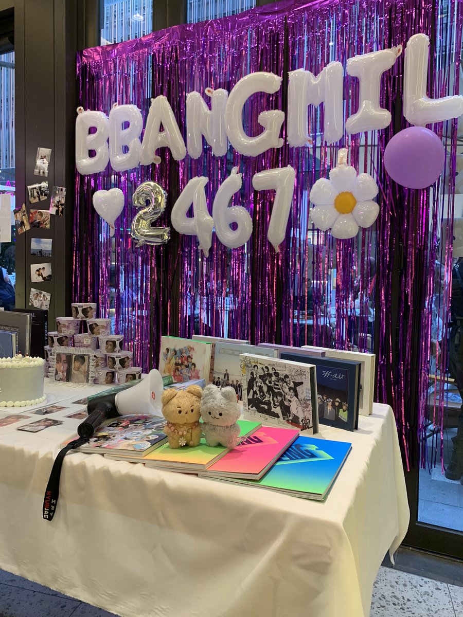 1309lhyunj's tweet photo. Unplanned plan but got chance to attend my 1st tbz’s cs event🥹feels so good~ All the decorations sooo many and pretty lots of place can take pics as memories😚happiest birthday bbangmil(hyunjae in advance)🤍💜
#Code_2467 #TrainDateToSongdo https://t.co/MFnWASEh2i