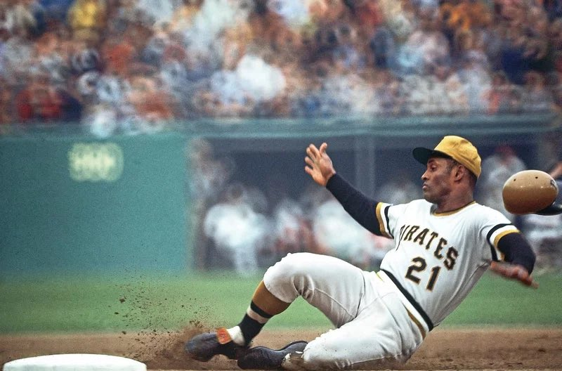 SABRbioproject's tweet photo. Roberto Clemente 🇵🇷 collected exactly 3,000 hits &amp; batted .317 in his @MLB career, won 4 batting crowns &amp; helped the @Pirates to 2 WS titles. @sabr #BioProject https://t.co/oxQTVCrjlY https://t.co/Mf5p6PSW0s