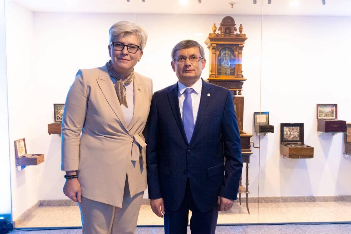 IngridaSimonyte's tweet image. Always a pleasure to meet @Igor_Grosu_md and discuss current affairs &amp;amp; most pressing common challenges amid Russia's war in Ukraine and hybrid aggression. Reiterated 🇱🇹 unwavering support to 🇲🇩, including on launching the EU membership negotiations this year.