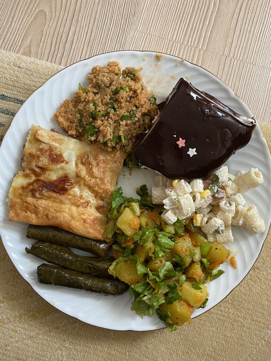trulyyourstan's tweet photo. uzun araştırmalarım ve çalışmalarım sonucu benim için siteye atılmış en iyi gün tabakları bunlar https://t.co/I1Xg3B9xuR
