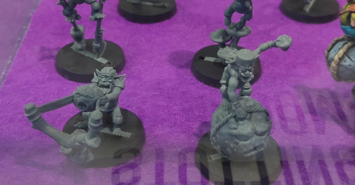Vortice_M's tweet photo. Second day at the V NAF WORLD CUP (Alicante)
Introducing our new Snotling team😎😎😎

SNOTTINGHAM MUSHROOMSHIRE 🏈🍄💣
 
Come on!!

#bloodbowl #fantasyfootball #snotlings #bloodbowlcommunity #nafworldcup #bloodbowlpainting #vorticeminiatures https://t.co/rYlPQcmTYs