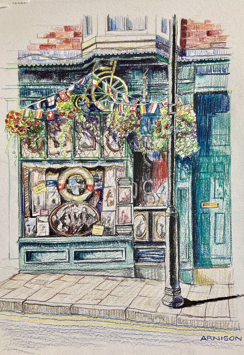 MorleyLass92's tweet image. Colour pencil sketch of The Victorian &amp;amp; Edwardian Photography Shop on Eastborough Scarborough.  You can go in there and Derek will dress you up from his dressing up box and you can have your sepia photo taken aboard the Titanic 
#shopfront 
#colouredpencilsketch 
#Scarborough