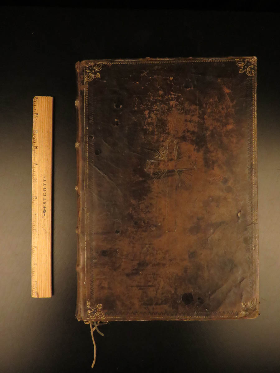 SchilbRareBooks's tweet image. 1735 Catholic Church's "Missale romano-Bohemicum conformatum". ow.ly/I61v50PJAOV 

#Religion #Engravings  #Prague #Missal #RareBooks #SchilbAntiquarian #Story #Books #Reading #History #VintageBooks #Bibliophile #OldBooks #BookHaul #Booktok #InstaBooks #Bookstagram