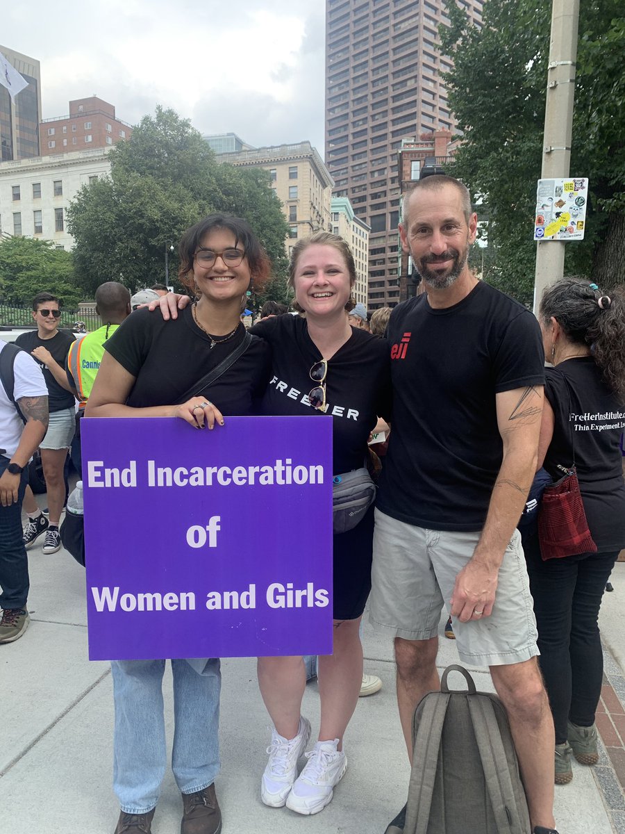 A well spent afternoon marching to the state house to demand #NoNewWomensPrison with @justicehealing @thecouncilus 

#FreeHer #ReimagineCommunities