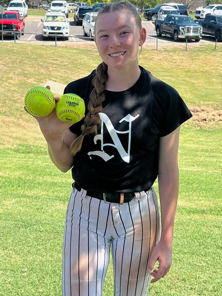 KGsoftball9's tweet photo. Added two more 💣💣to the season in the Southwest Shootout! Cant wait for the rest of the season!! @toby_chism_nsr @Casady_Webb @RodneyDeLong @ShaleeRodriguez @CoachJayGwyn @SNUSoftball https://t.co/5YibrfPYHC