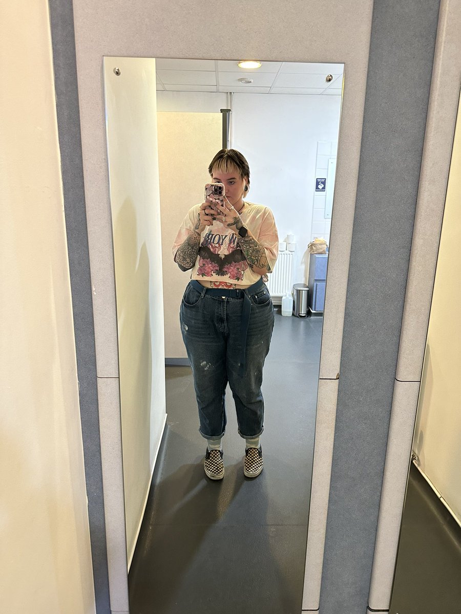 marscharr's tweet photo. work selfies are my life now https://t.co/wuDjG0dqpl