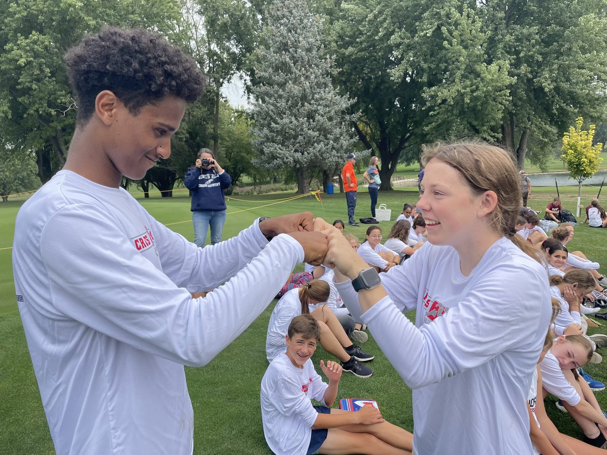 SCNorthXC's tweet image. Stars win!! Varsity boys prevail at Tim Thomas Classic ( Holstein) ! @Natnaelkifle19(15:15) @HannaJoJ4556 (20:16) both get 2nd solo win of the year! Let’s go!!