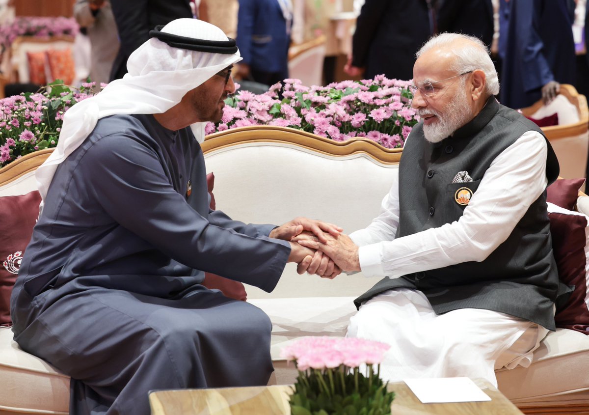 Sajwani's tweet photo. WooW ! 🇦🇪🇮🇳 

This picture wins the Internet today … 👏🏼✨

Thank you PM Modi ji for your appreciation, care, and respect ✨ to HH Sheikh Mohamed bin Zayed … https://t.co/a6mvihB1cn