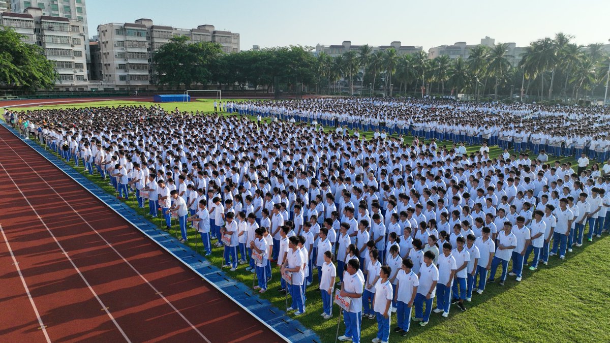 The #fall semester has started, and a large number of students came back to their primary and secondary schools in #Wenchang City. Wish the children all the best in the new academic year!🥳

#NewTerm #NewSemester #campus2023