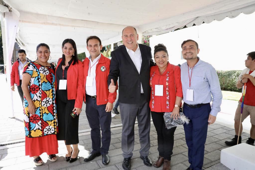 SEDSIG_PRIDTAB's tweet image. Nuestro #PRID @juan_arturocm asistió junto a compañeras, compañeros y compañeres al @PRI_Nacional para acompañar a @XochitlGalvez 💟

@PRITabasco @OFELIAMORALESM5  @EufrosinaCruz @Emanuel_mg @rubenmoreiravdz

"Diversos sólo podremos ser, si estamos verdaderamente unidos"🏳️‍🌈🏳️‍⚧️