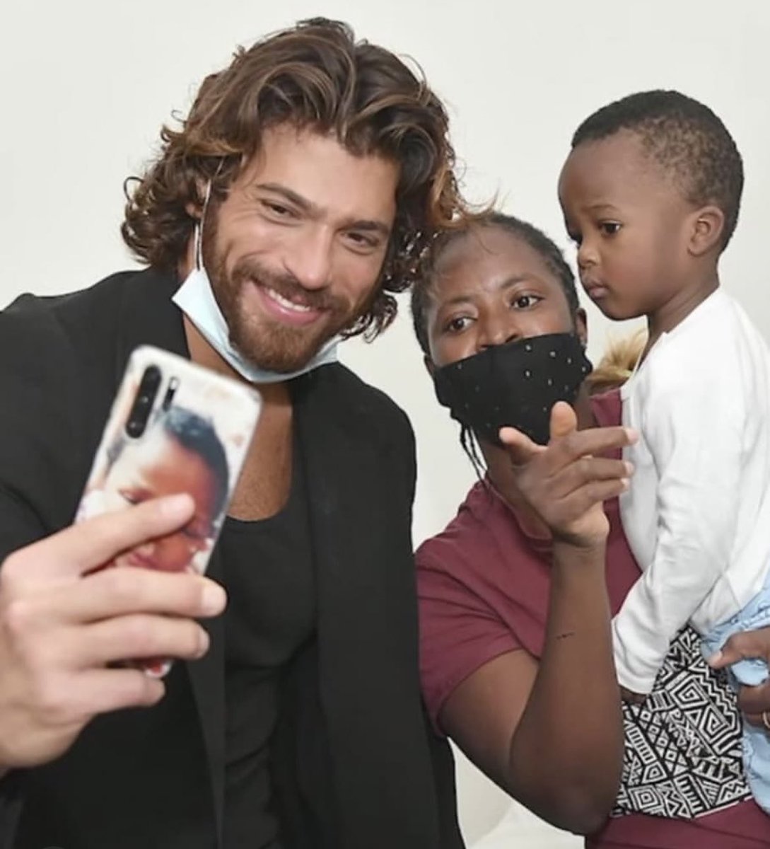 “… e mica si deve dire tutto,
ci sono cose che parlano da sole ma senza dire niente.
Quelle sì che hanno una voce altissima.”

#CanYaman ✨
#CanYamanForChildren