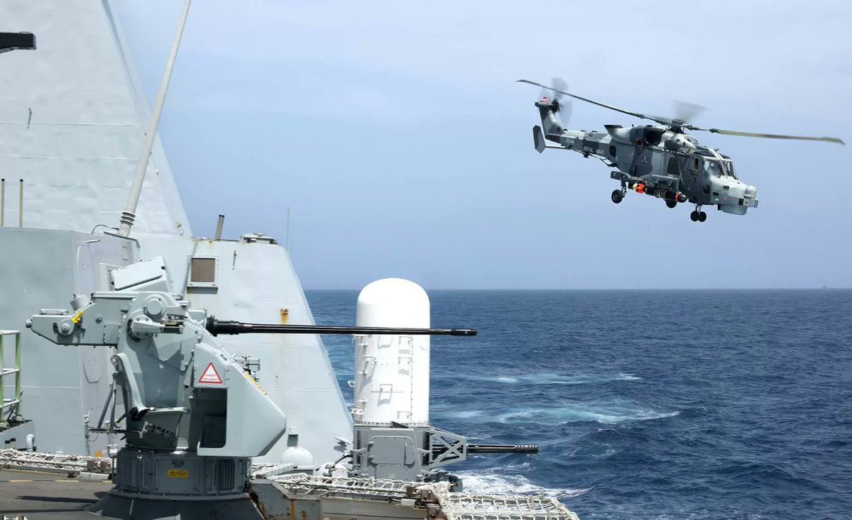 RAGERECON's tweet photo. #BreakingNews 🇬🇧 #BritishNavy | #DrugInterception 

The British frigate HMS Dauntless has made a colossal drug bust, intercepting a boat carrying 1.2 tons of cocaine with a street value of £142 million. Using advanced radar capabilities, the ship also tracked a plane from Venezuela carrying an additional 550 kg of cocaine.

#HMSDauntless #CocaineBust #Venezuela #WarOnDrugs

Find the complete story and further updates at https://t.co/UGSShHJtRk.