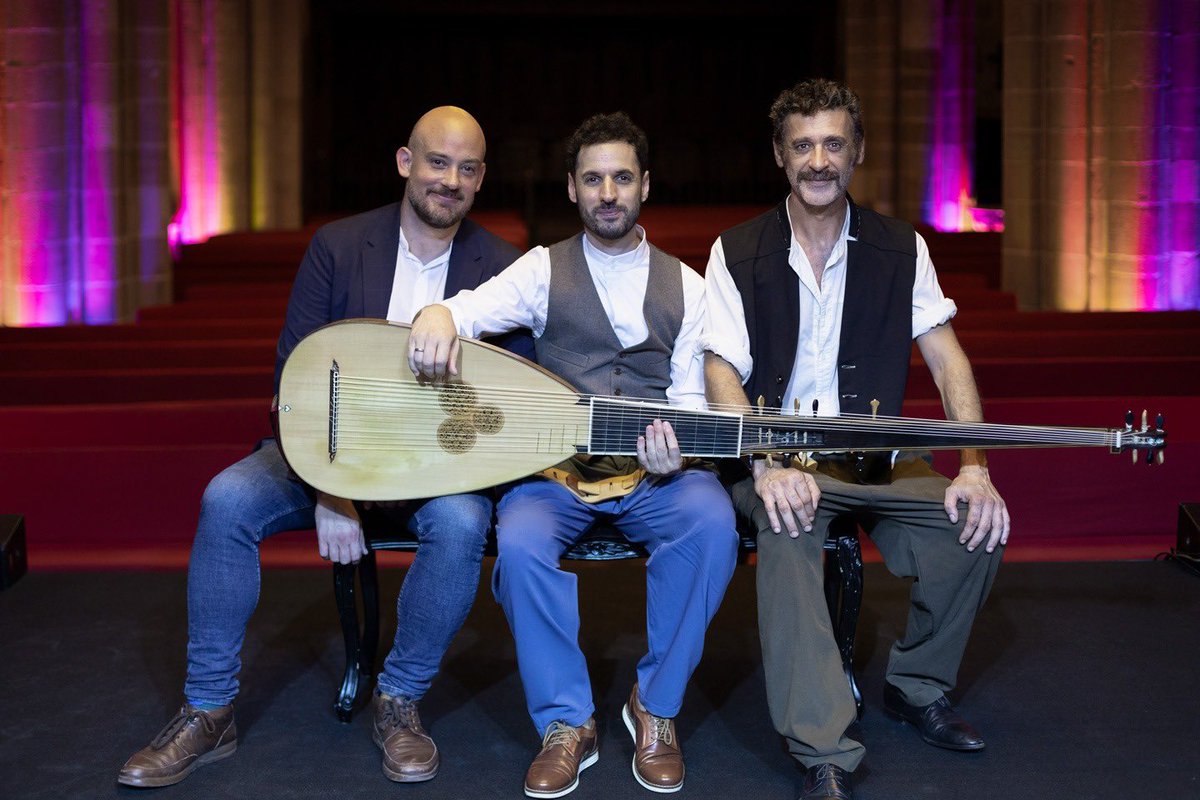 MiguelBarrero's tweet image. 🎭🎶 Lo de anoche en Estella fue espectacular. ¡Muchísimas gracias a @raquelandueza por su idea maravillosa, al equipo de la #SMADE por su inmejorable hacer y a todas las personas que vinieron a ovacionar nuestro espectáculo! ¡Ojalá esto sea sólo un comienzo! 

📸 Txisti