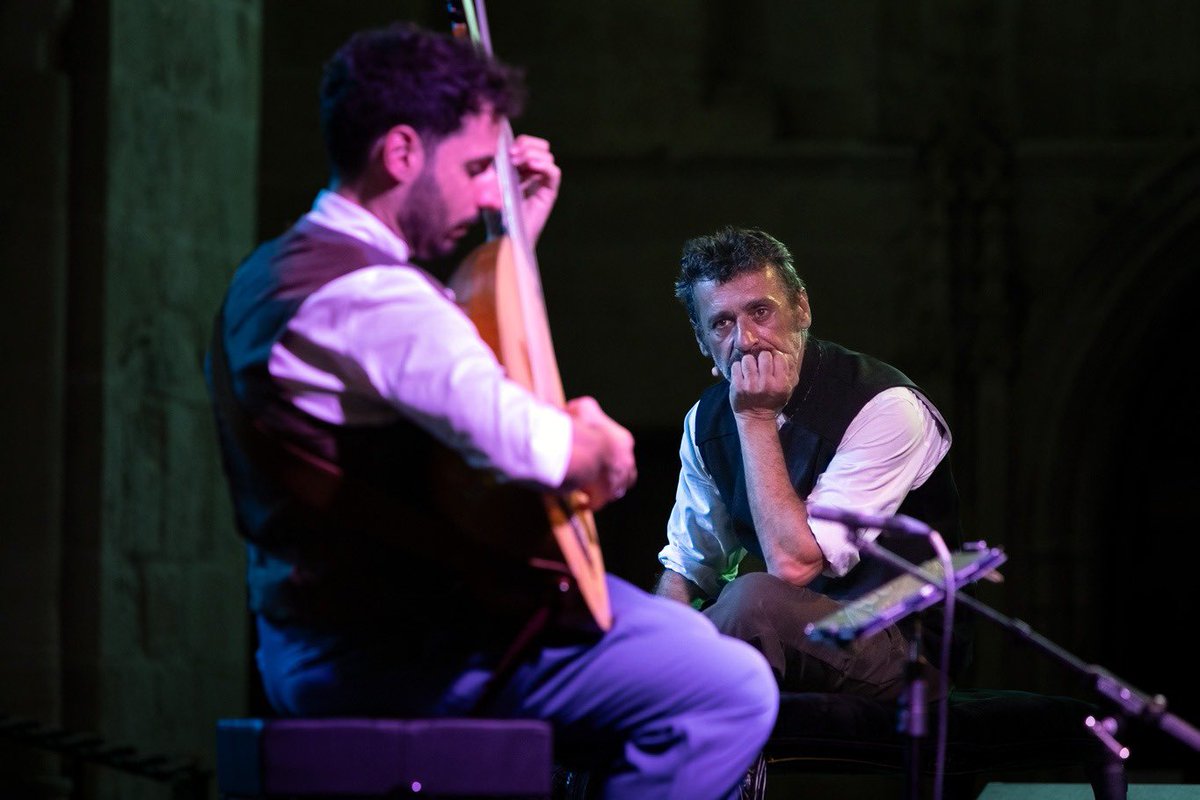 MiguelBarrero's tweet image. 🎭🎶 Lo de anoche en Estella fue espectacular. ¡Muchísimas gracias a @raquelandueza por su idea maravillosa, al equipo de la #SMADE por su inmejorable hacer y a todas las personas que vinieron a ovacionar nuestro espectáculo! ¡Ojalá esto sea sólo un comienzo! 

📸 Txisti