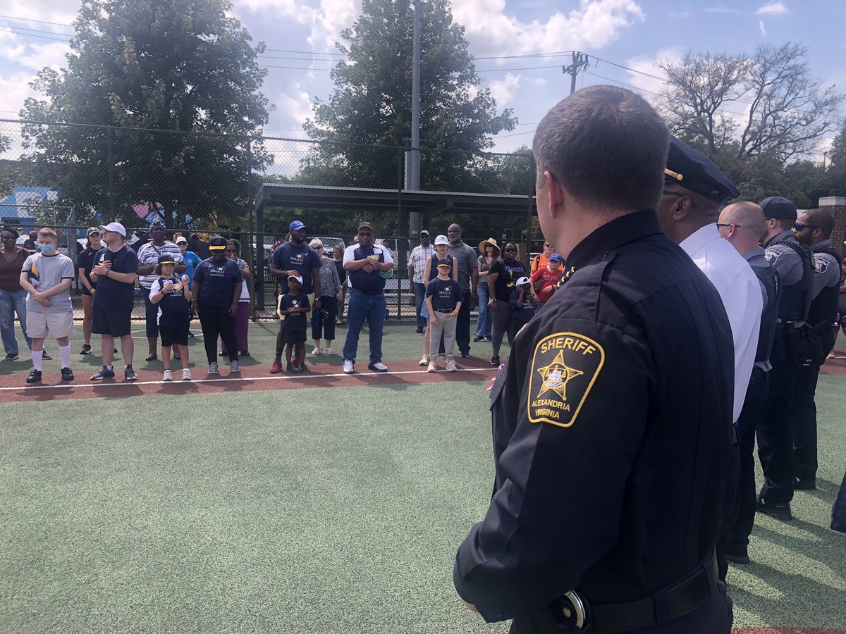 SarahforALX's tweet photo. Honored to cheer for the players, families, volunteers, and first responders @AlexVASheriff @AlexandriaVAFD and @AlexandriaVAPD at The Miracle League of Alexandria game today! #AlexandriaVa #sportsforeveryone https://t.co/86zTaRstdT
