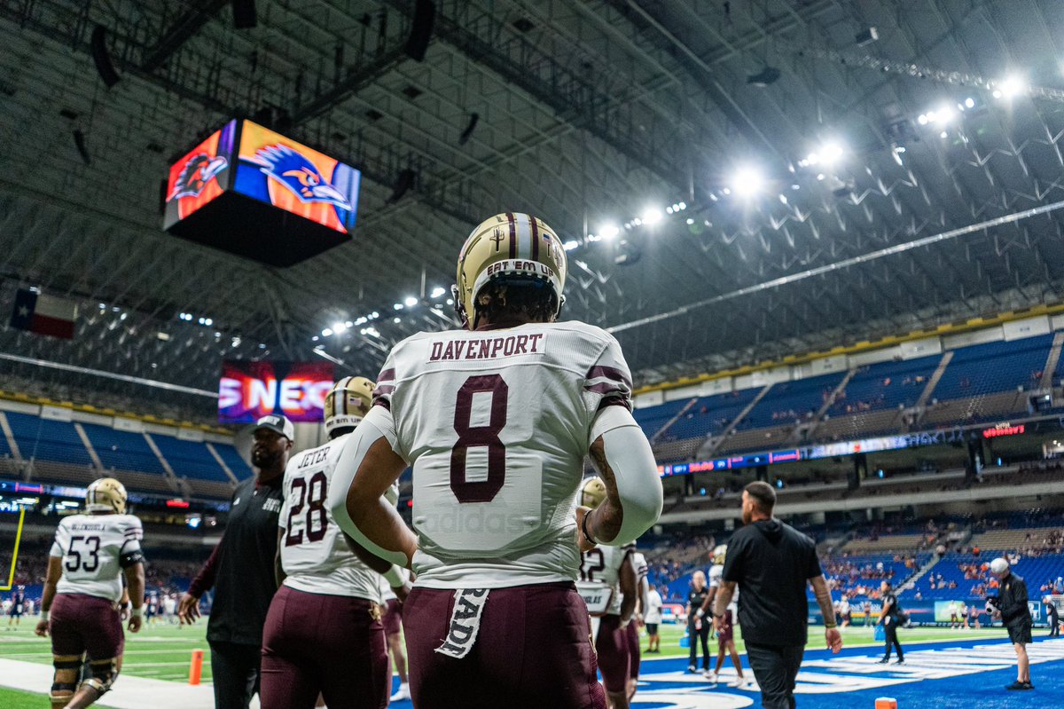 TXSTATEFOOTBALL's tweet photo. 📍Alamodome

#EatEmUp  #TakeBackTexas https://t.co/ZNjrV8g9gp