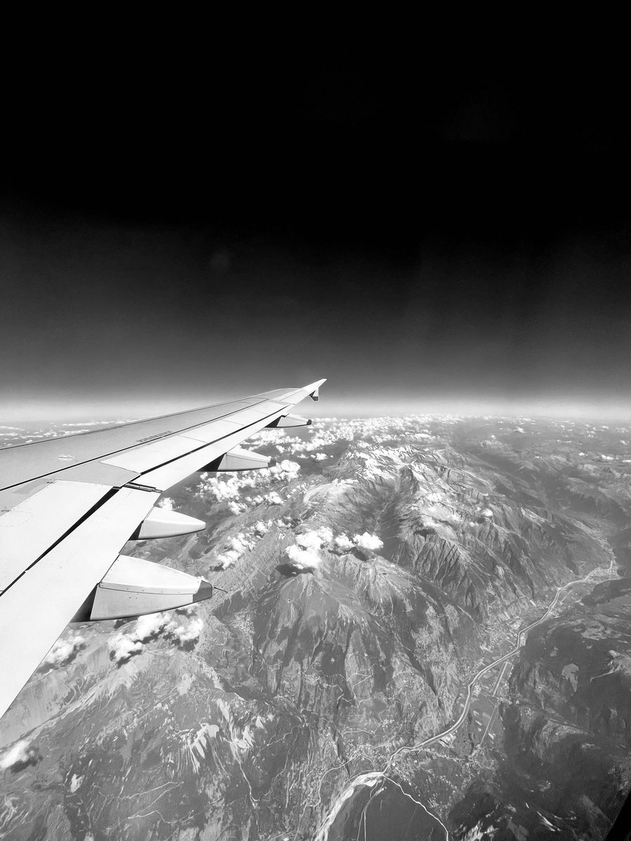 RichMonochrome's tweet photo. Swiss Alps #planephotography #planewindow #shotoniphone #iphone13mini #blackandwhite #monochrome https://t.co/2GDqfFYq4Q