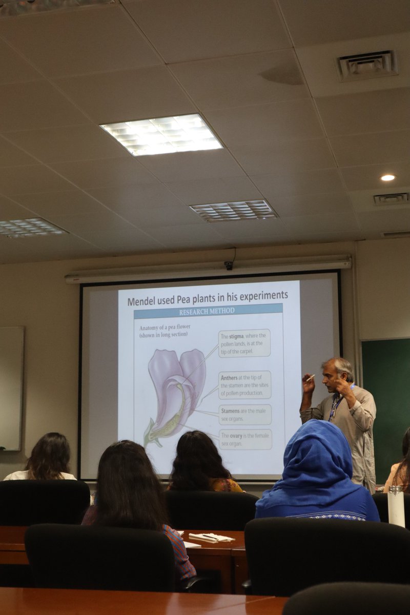 lab_tariq's tweet photo. Highlights: @DrMohdTariq and @ShahzadZaigham teaching #HowtoteachGenetics workshop
Teaching all about a journey from Mendelian factors to meiosis, genes on chromosomes, the first genetic map by a soph in Morgan lab. Excited Dr. Tariq, using his right hand to write on board. https://t.co/8hR4MOjLQa