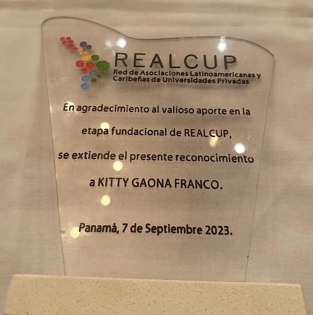 uaapy's tweet photo. Nuestra querida rectora ha recibido por parte de REALCUP un hermoso reconocimiento en agradecimiento al valioso aporte en la etapa fundacional de REALCUP. 💫
¡Muchas felicidades Dra. Kitty Gaona Franco! 🔝
#OrgulloUAA #UaaPy #REALCUP #Paraguay https://t.co/BkAN9R9rN4