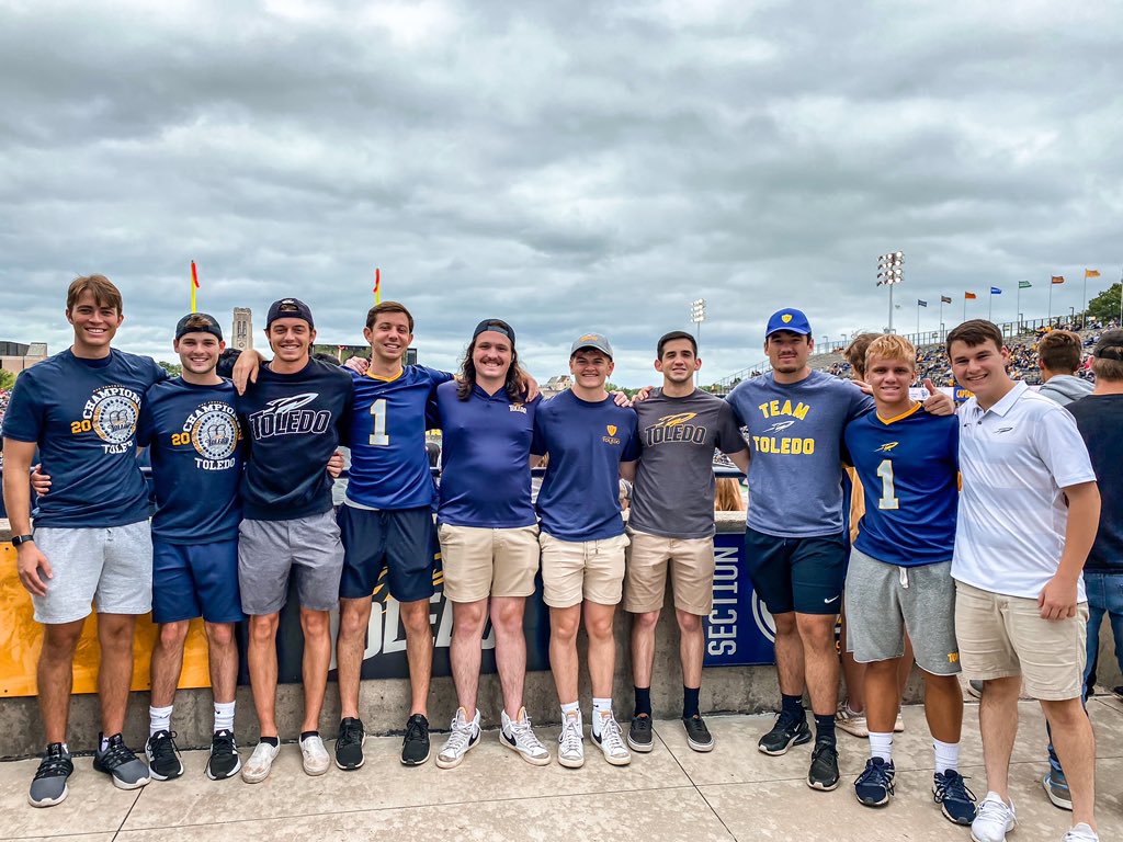 GAME DAY ROCKETS!!!!🚀💙💛
•
•
•
#Collegefootball #Toledo #GreekLife