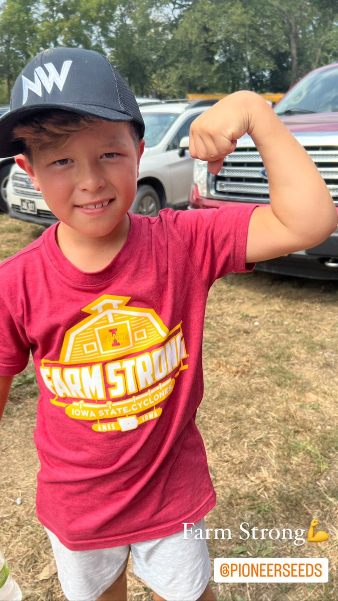julescli's tweet photo. FARM STRONG!!  America has Farmers🚜
#scheelsswag #cyclONEnation #isu #cyseat #cyclones #football #gameday #pioneerseed #farmstrong https://t.co/vJ8rMnaaJ7