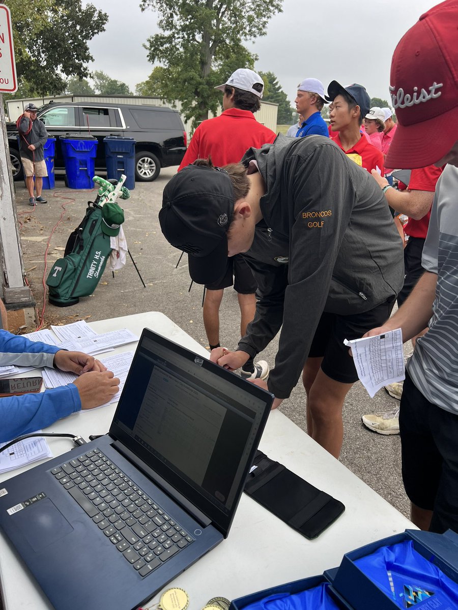 FDHSGolf tweet media