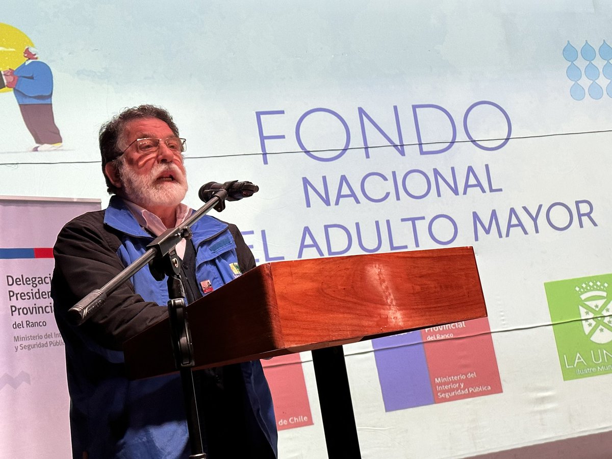 GOREdeLosRios's tweet photo. 👵🏻🧓🏼En comuna de #LaUnión nuestro Gobernador Regional @LuisCuvertinoG, junto al @Core_JCFarias y el alcalde de @munilaunion Andrés Reinoso acompañaron a más de cincuenta personas mayores que hoy recibieron simbólicamente recursos del Fondo Nacional del Adulto Mayor #valdiviacl https://t.co/swjWYz4wzD