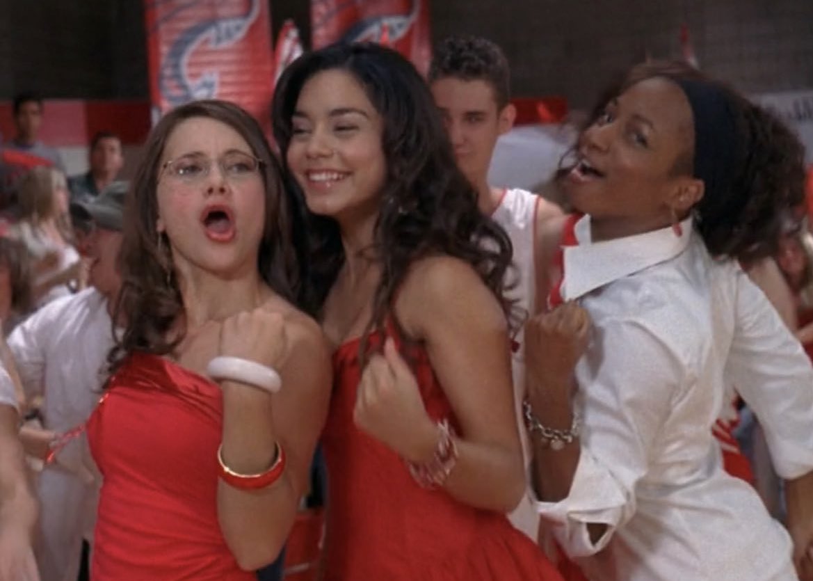 notgwendalupe's tweet photo. Mini high school musical reunion ❤️❤️❤️ https://t.co/iIh1KfENq9