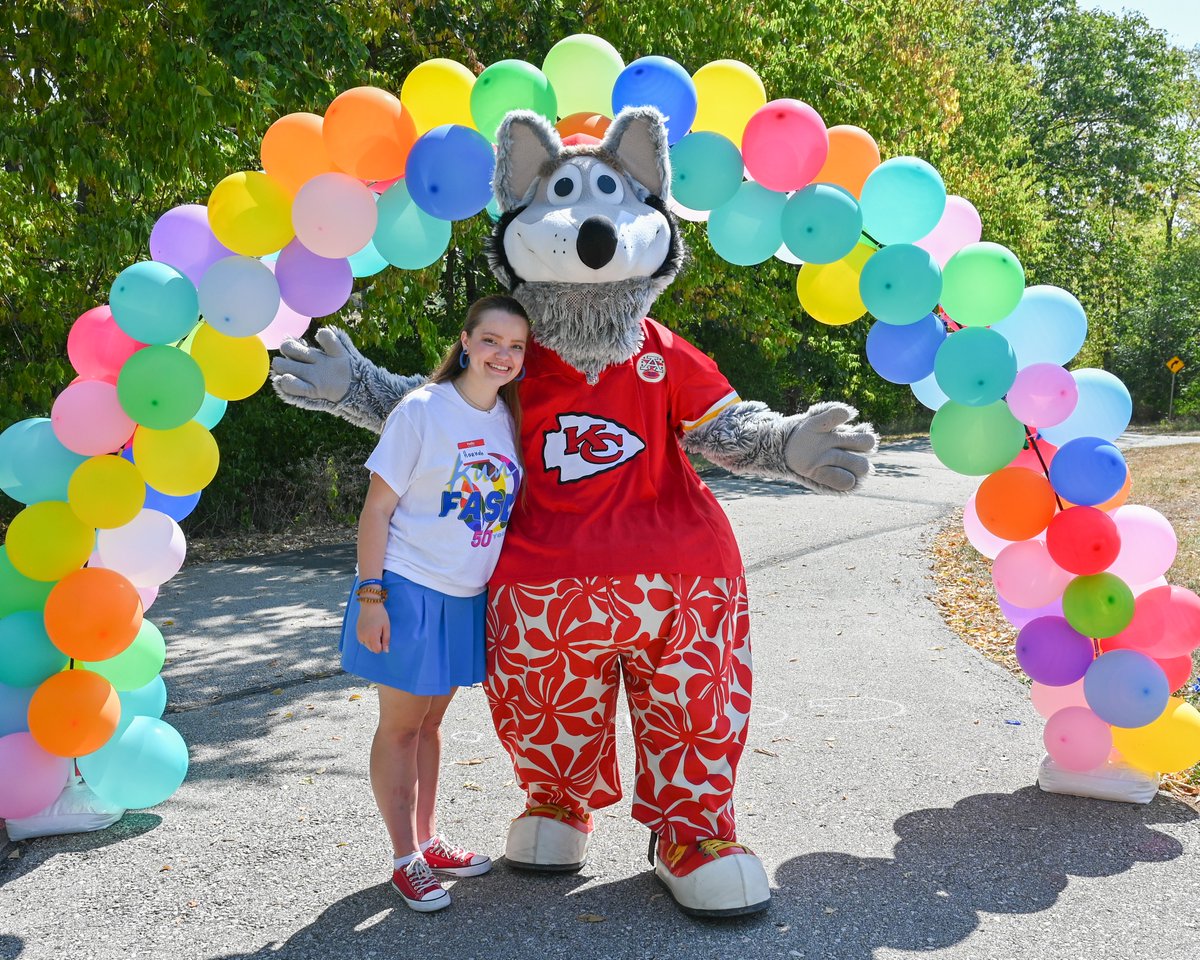 KansasFASD's tweet photo. YOU GUYS! KC WOLF came to our Runfasd event and he wears RED SHOES TOO! #redshoesrock #runfasd2023 #FASDAwarenessday #kansasfasdsupportnetwork #FASD #KCWolf https://t.co/jO1KhqBDOE