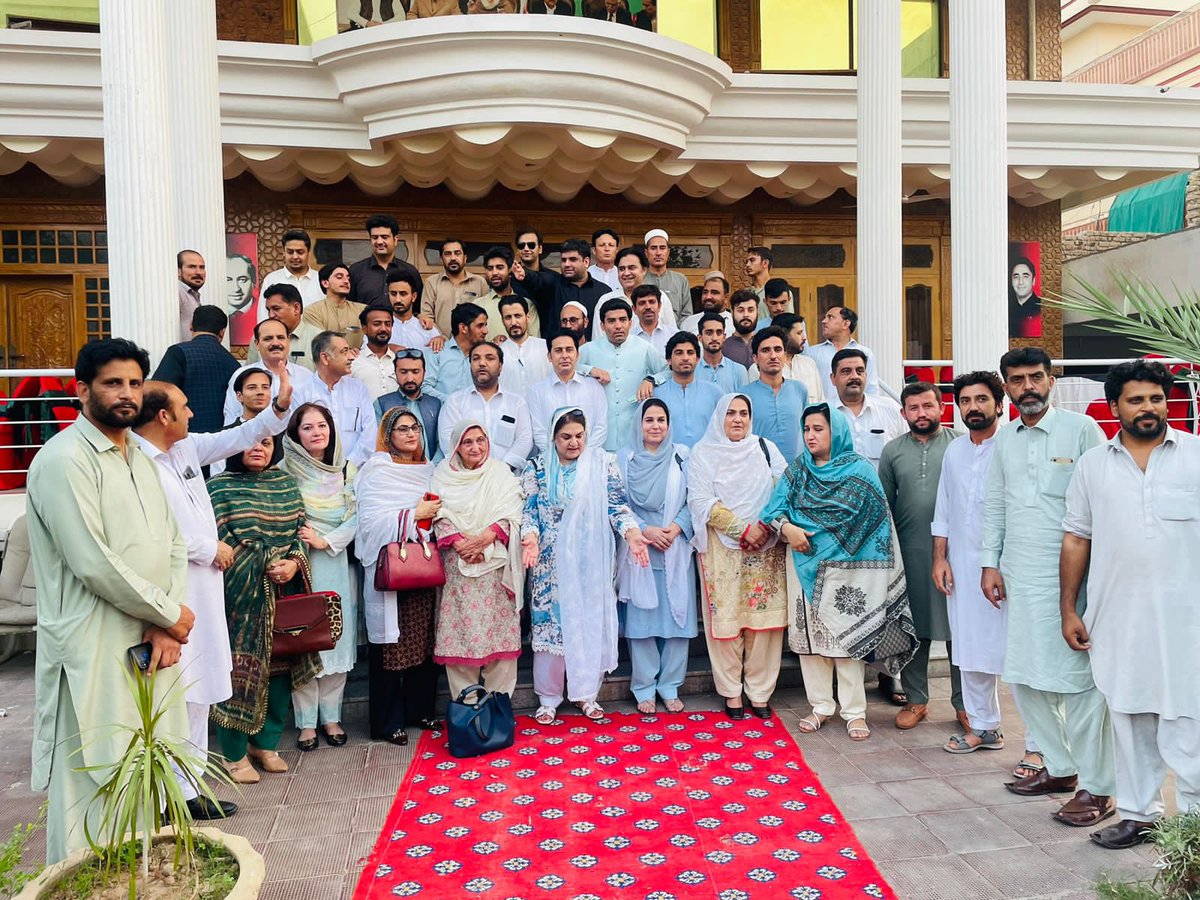 asifullahk's tweet photo. Hosted a day-long meet &amp; greet event for #PPPDigital KP colleagues in #Peshawar. 1st of many such engaging events

Including Women, colleagues from Chitral, U/L Dir, Swat, Abbottabad, Shangla, Mardan, Swabi, Haripur, Mansehra, Charsadda, Nowshera, Peshawar, Kohat&amp; Khyber attended https://t.co/uSUs5Z4aqI